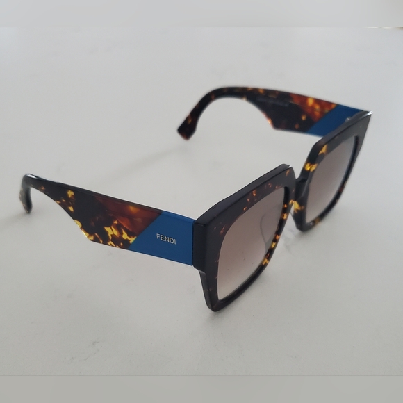Fendi 0263/S 086FQ Oversized Tortoise  Women\'s Sunglasses main image 6